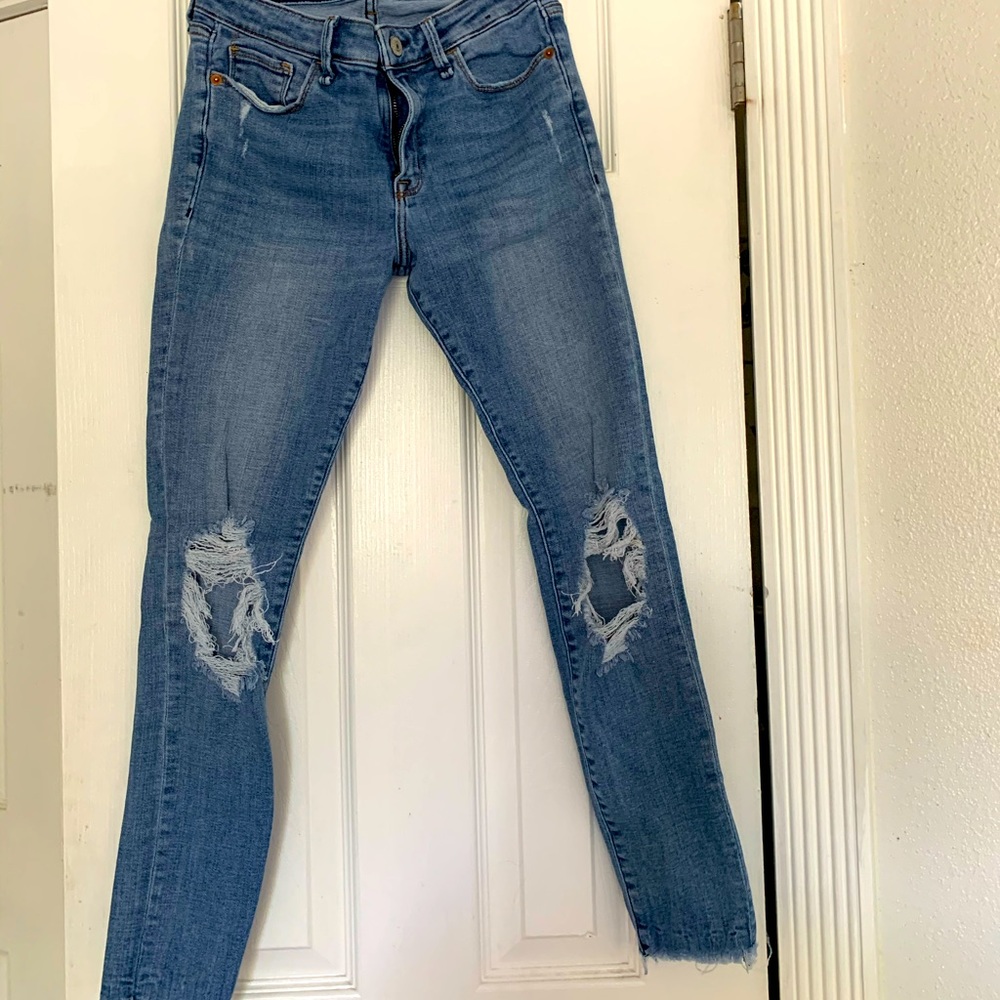 Abercrombie rip knee jeans raw hem